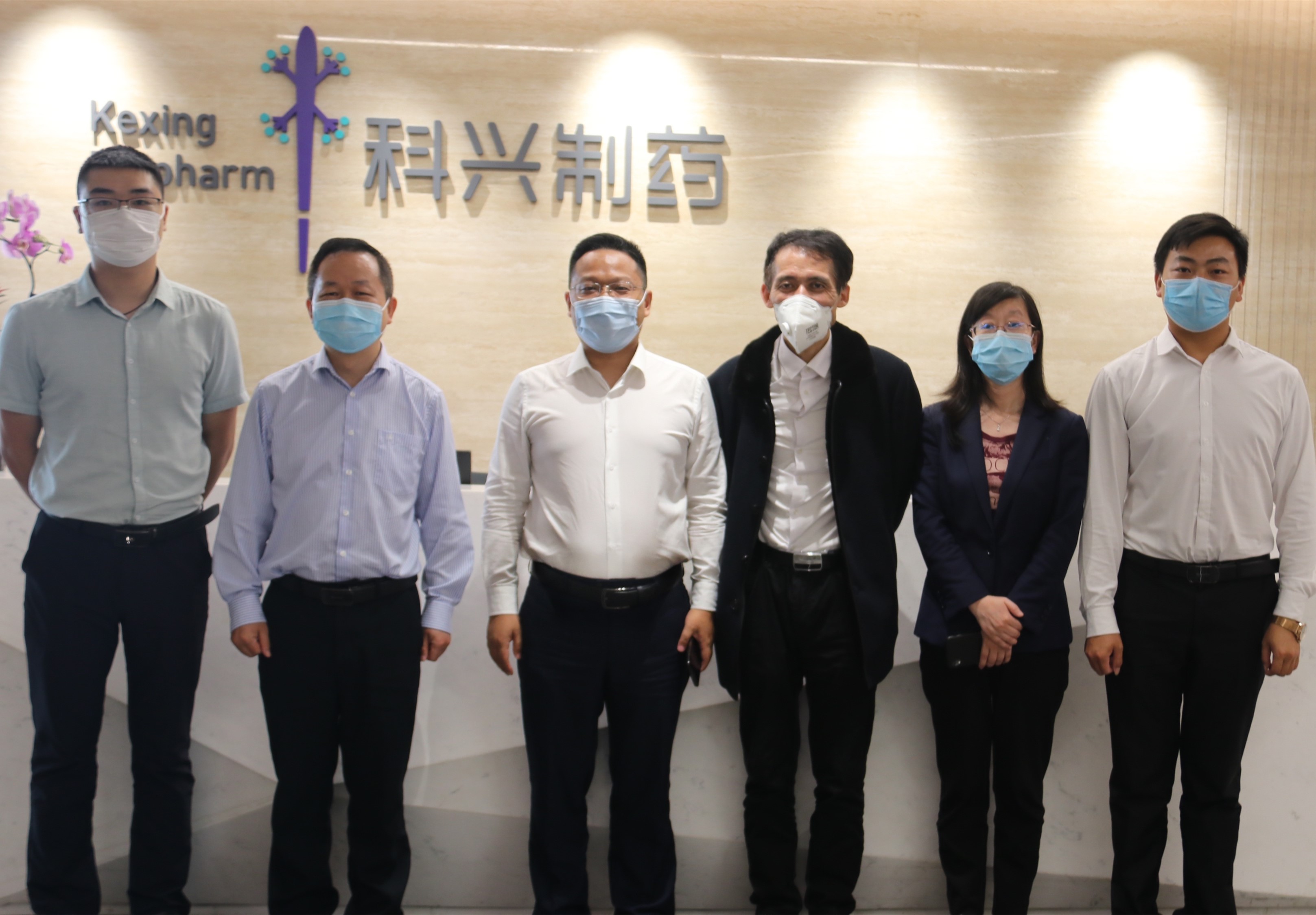 加快智能化建設，促進科興制藥高質量增長——楚天科技執行總裁曾凡云一行蒞臨科興制藥交流